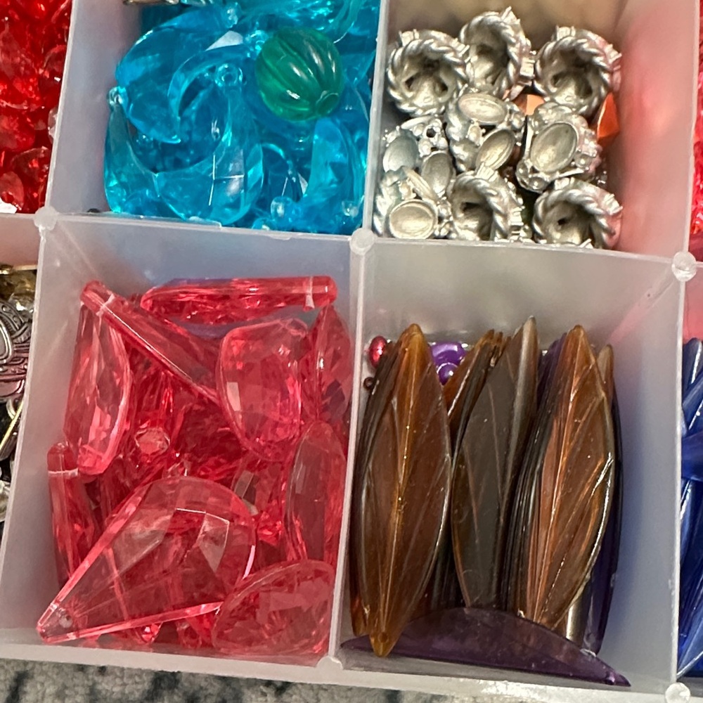 Assorted Bead Collection - Picture 4 of 11
